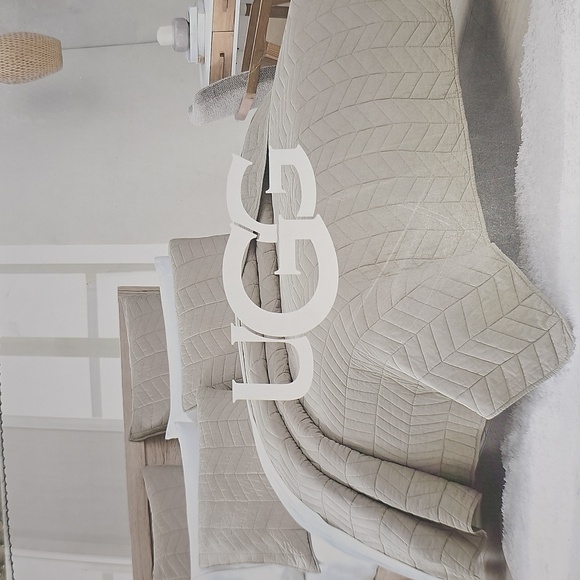 UGG Dawn Twin OATMEAL Quilt Set  100% Cotton. Great For College NEW Tw/Txl Bed - Picture 3 of 6